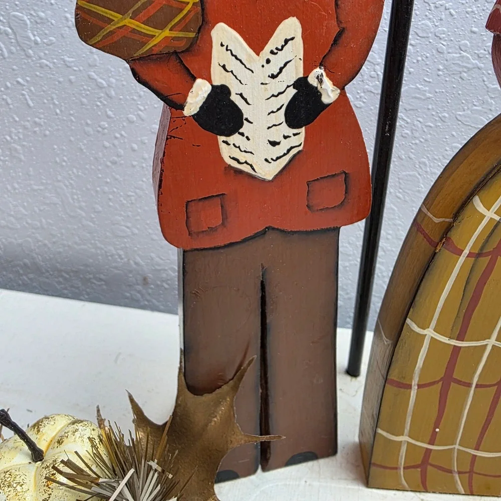 CLEARANCE 💲6️Vintage 70s Hand Painted Wood Christmas Carolers‎ Lantern Folk Art
